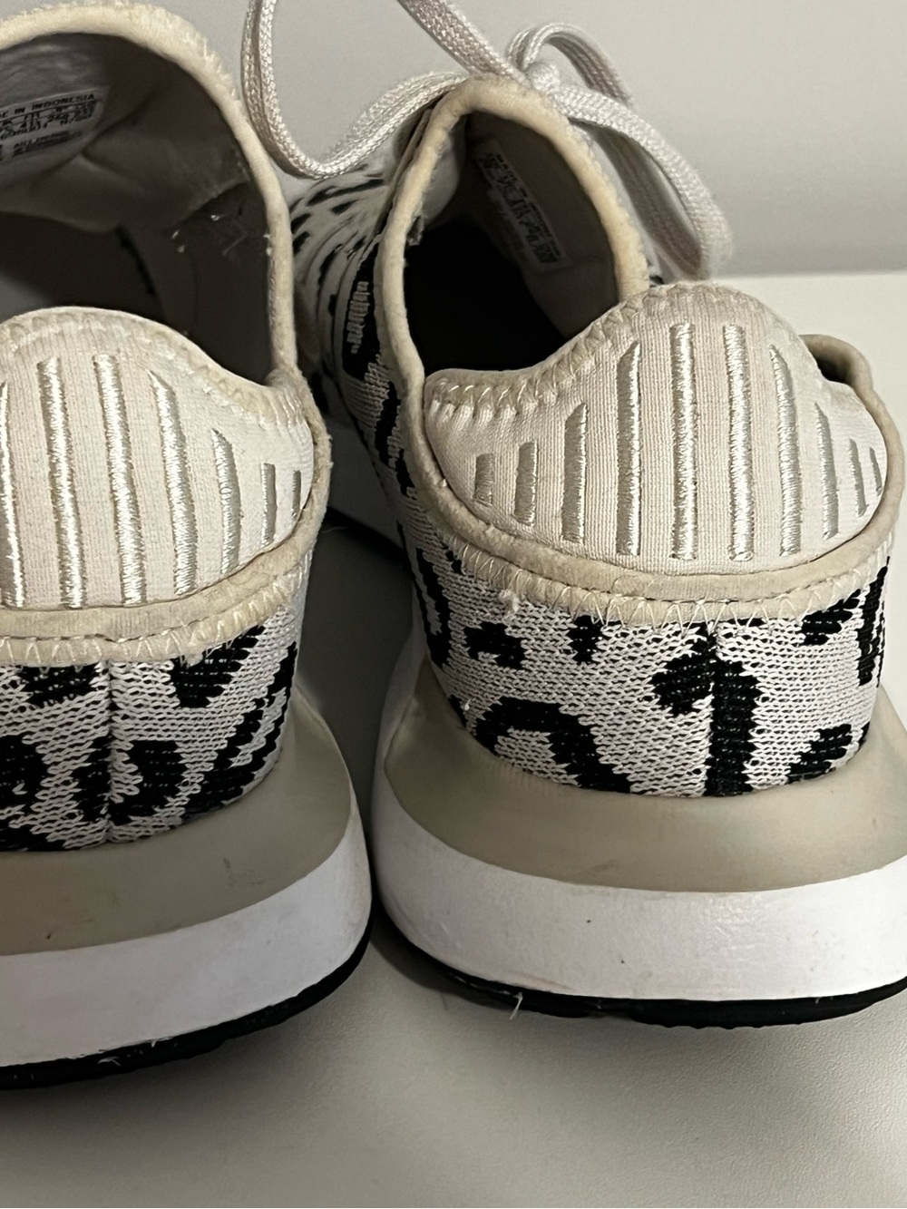 adidas White & Black Leopard Print women’s sneakers 9 - Picture 3 of 5